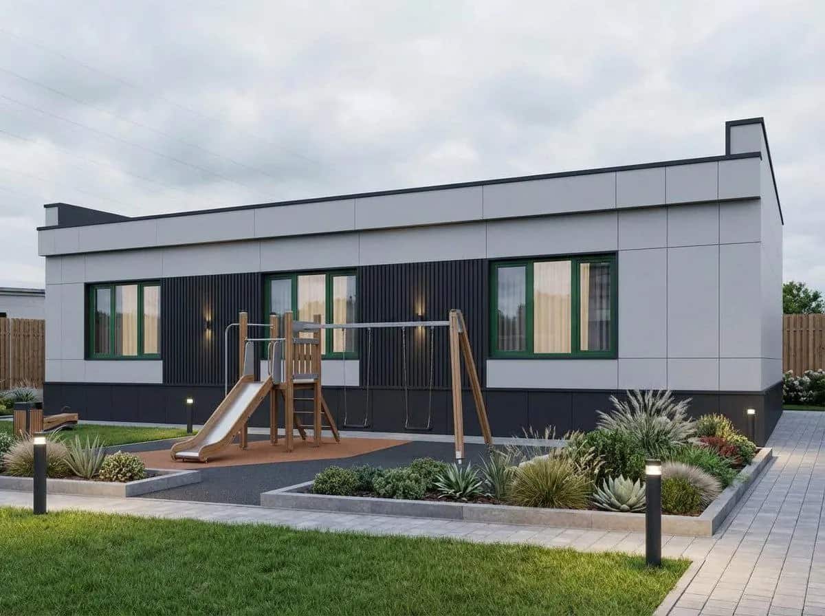 Перед домом -> Семейный двор (после)